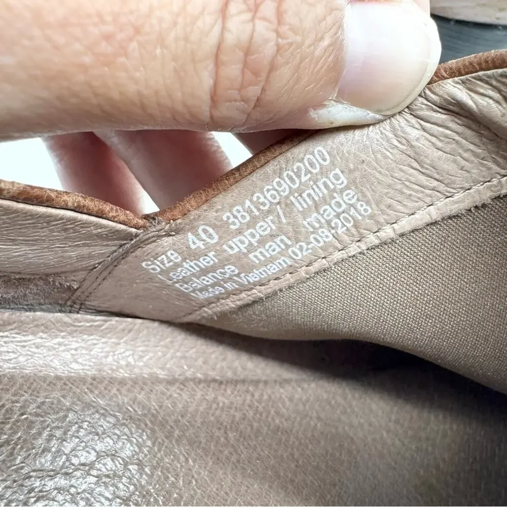 Dansko Raina Leather Low Heel Dip Side Comfort Bootie Brown Sz 40 Office Minimal - Picture 14 of 15